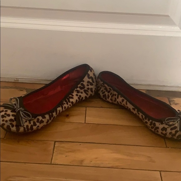 Leopard Print Flats with Zipper Bow on Front - Picture 4 of 5